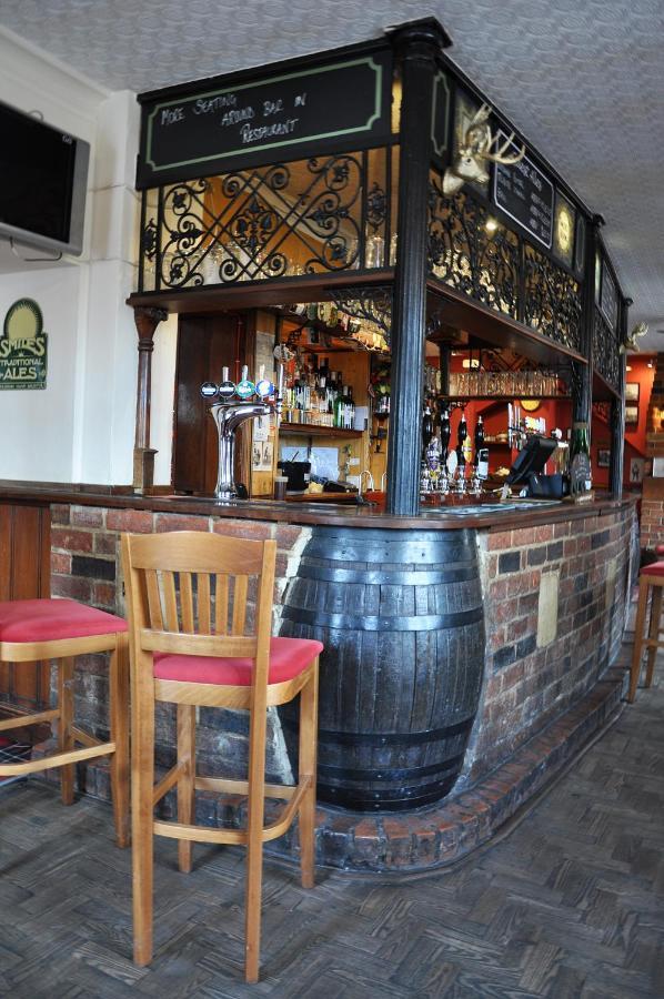 The Clothiers Arms Hotel Stroud  Buitenkant foto