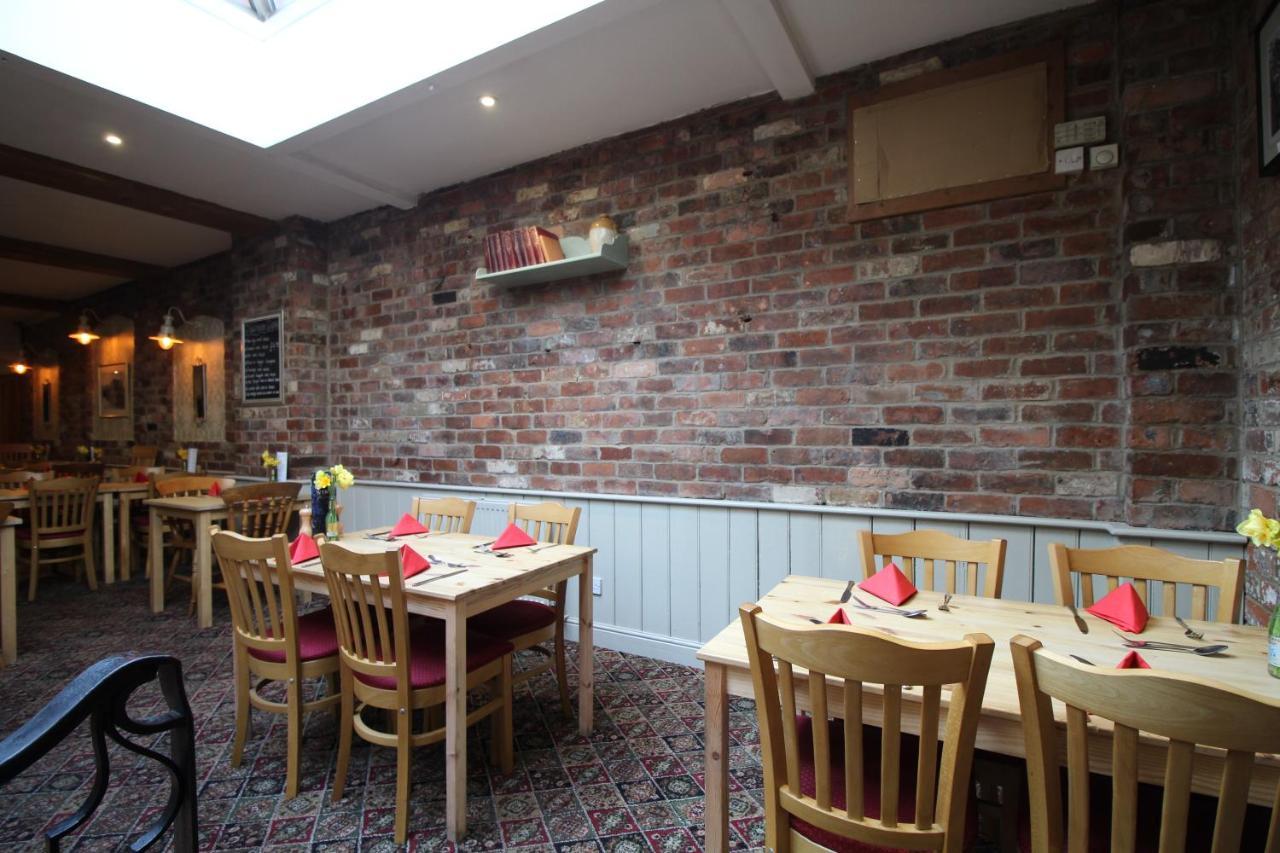 The Clothiers Arms Hotel Stroud  Buitenkant foto