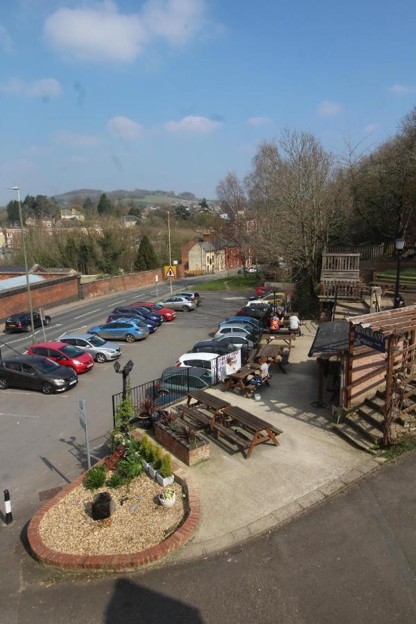 The Clothiers Arms Hotel Stroud  Buitenkant foto
