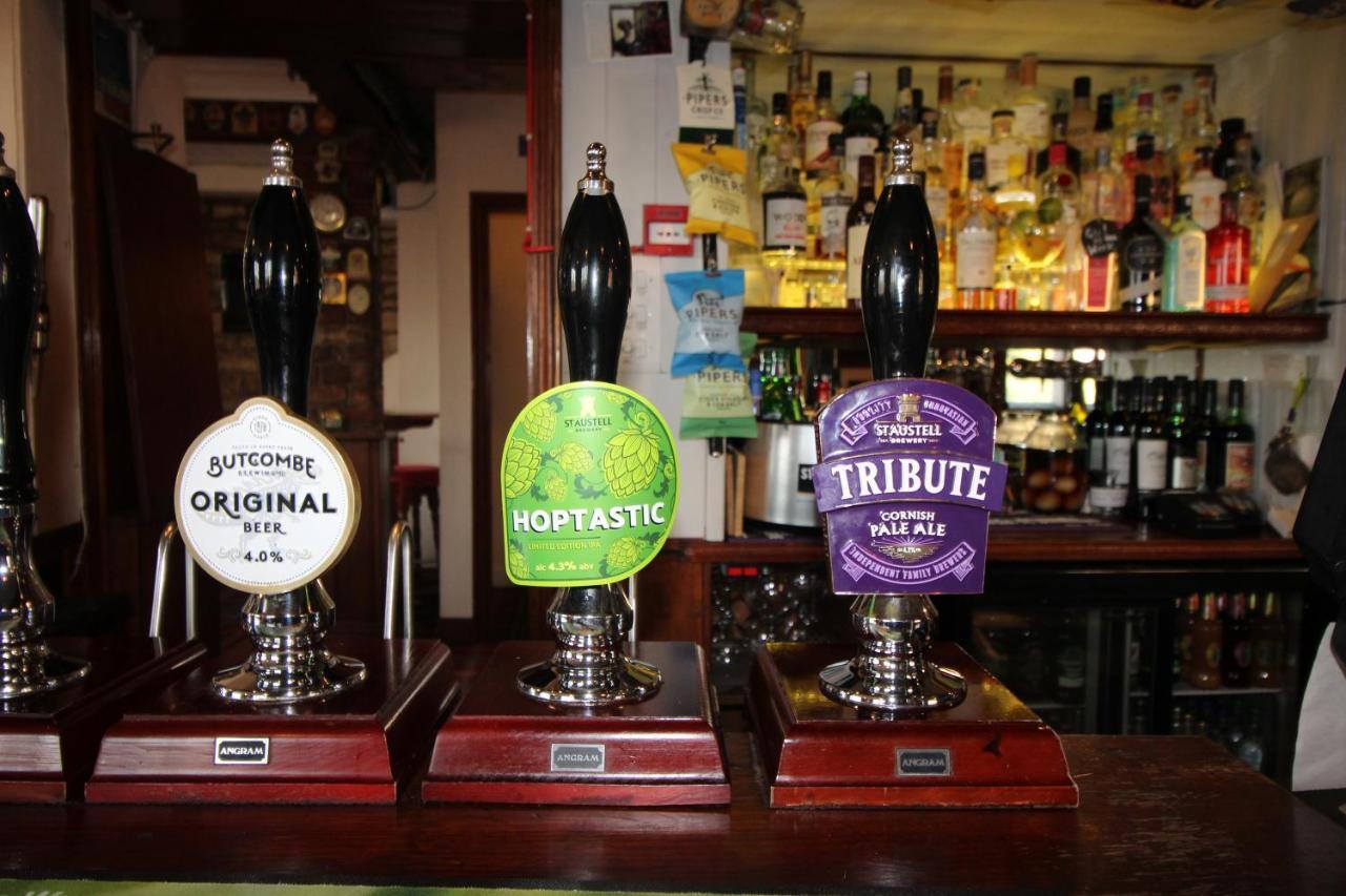 The Clothiers Arms Hotel Stroud  Buitenkant foto