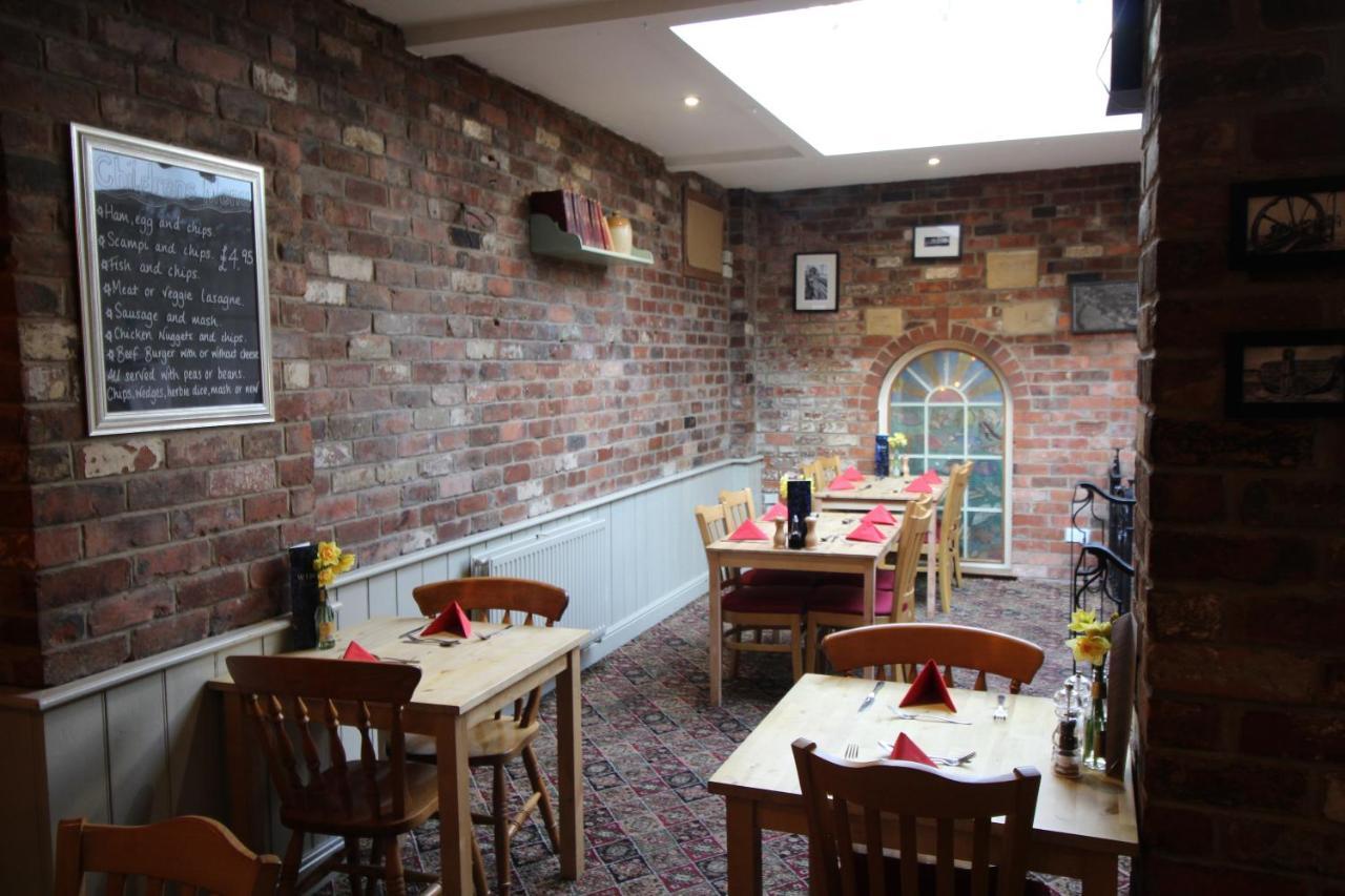 The Clothiers Arms Hotel Stroud  Buitenkant foto
